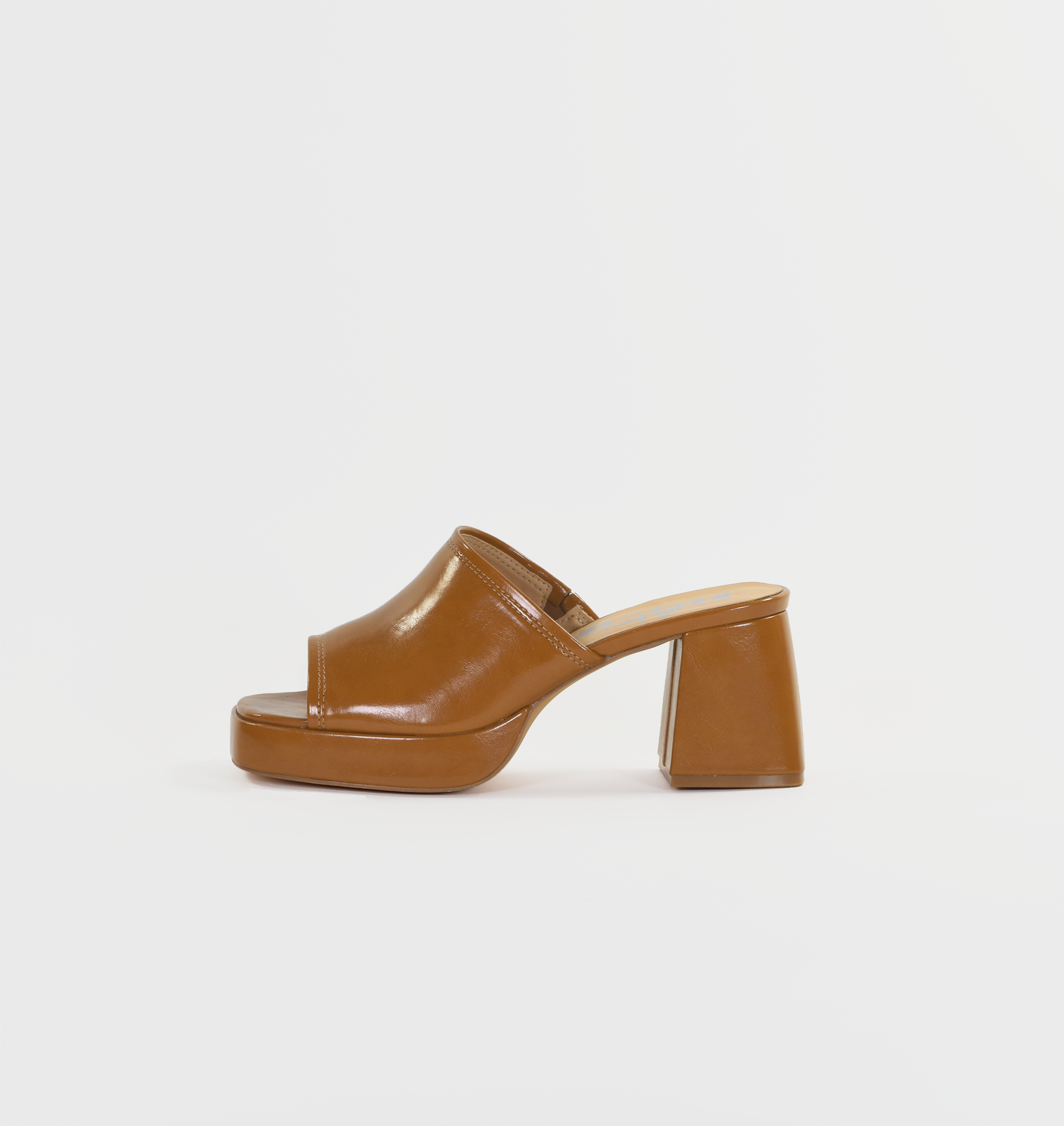 Mules Marylin camel